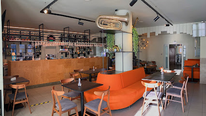 Music Food & Drinks