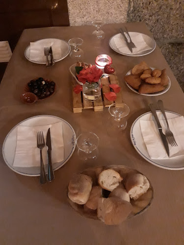 Tasca do João desde 1976 - Gastronomia e hotelaria