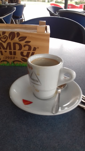 Giru's Café - Gastronomia e hotelaria