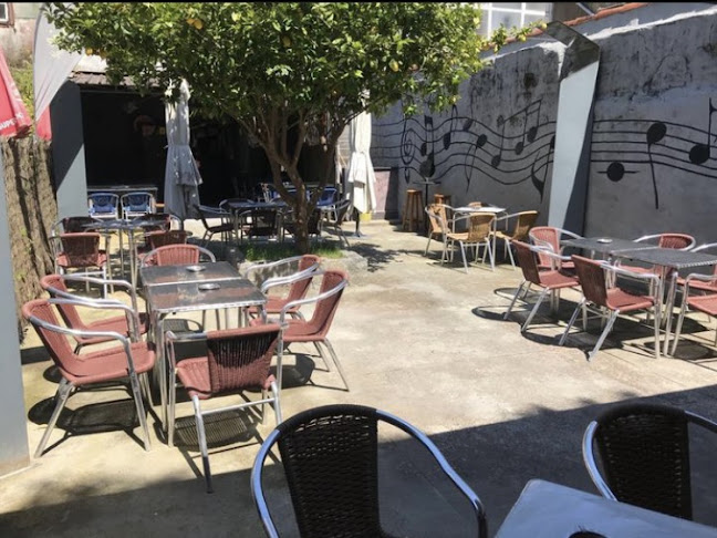 R. São Bento 19, 4780-546 Santo Tirso