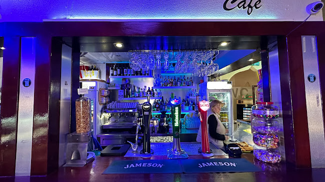 Tarant-in Café