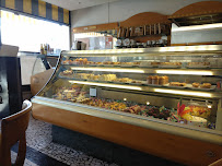 Comentarii opinii despre Petit Fours Patisserie