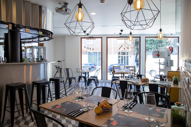 R. Sousa Aroso 610, 4450-287 Matosinhos