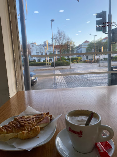 Opinii despre Cafetaria Batikanos în Setúbal - Gastronomia e hotelaria
