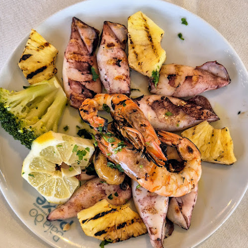 Baía do Peixe - Praça do Comércio - Gastronomia e hotelaria