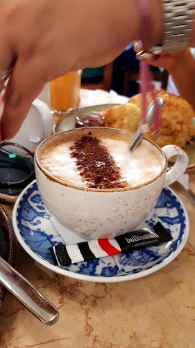 Av. Dr. Miguel Bombarda 6, 2710-590 Sintra