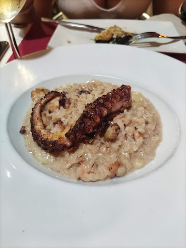 Av. Ria Formosa 29, 8800-591 Cabanas