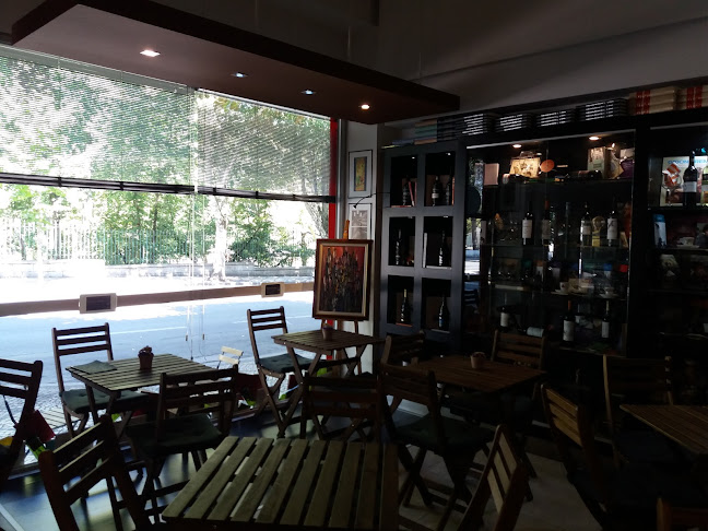 Santa Sede Winebar - Petiscos & Francesinhas - Gastronomia e hotelaria