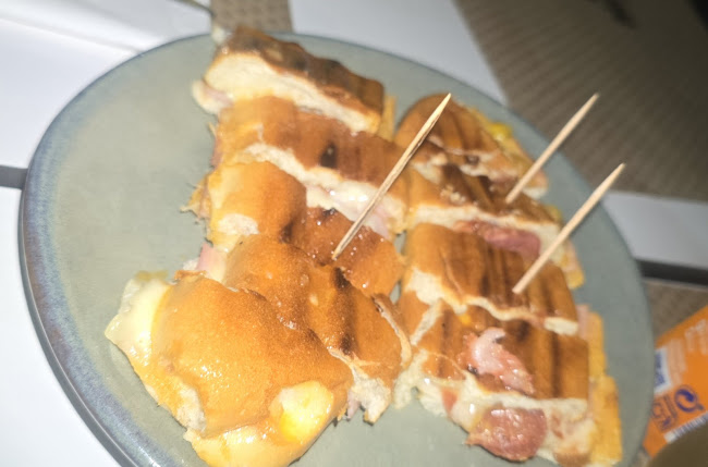 Comentarii opinii despre Macedo's Bar