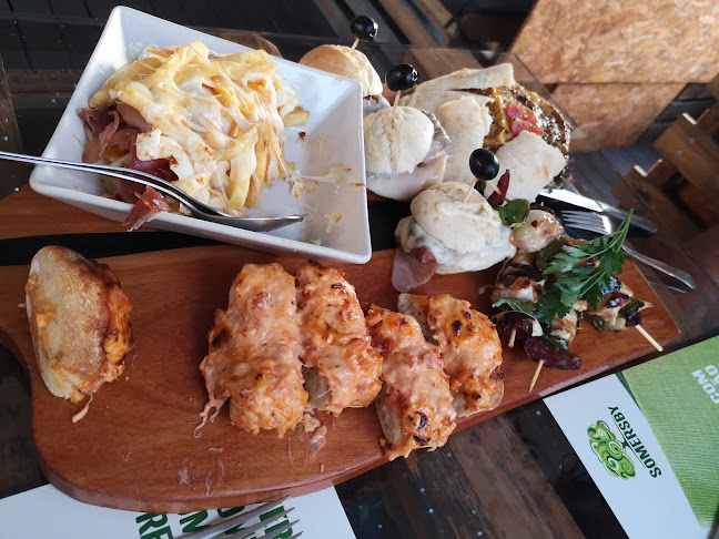 3 Copos - Tapas e Vinhos - Gastronomia e hotelaria