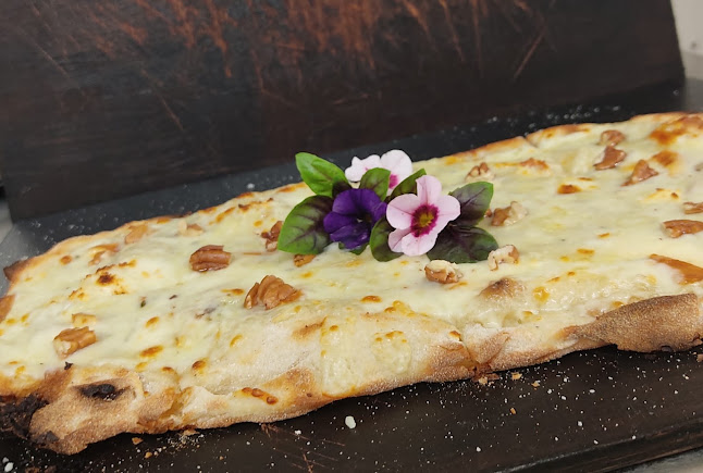 São Pedro Fusion Restaurant cozinha portuguesa e brasileira Pinseria Romana - Faro