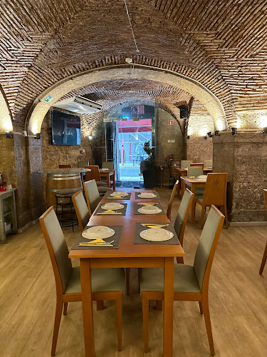 Cinnamon Indian Tapas Bar - Gastronomia e hotelaria