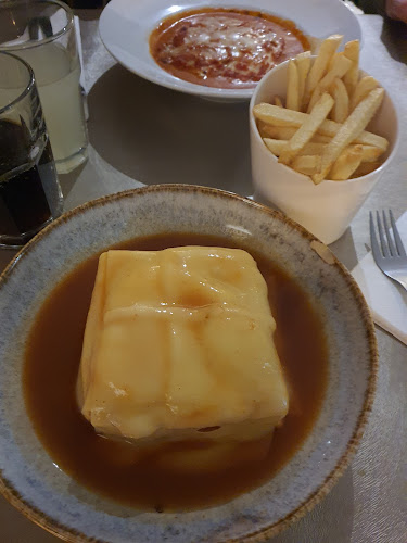 R. Vasques de Mesquita 98, 4350-337 Porto