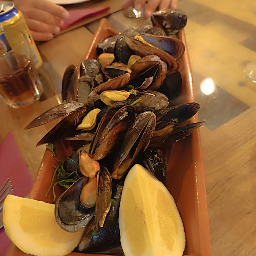 R. Vasco da Gama 7, 8125-256 Quarteira