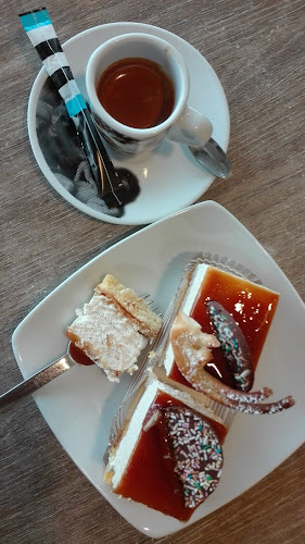 Av. da Beira-Mar n° 3233, 4400-382 Vila Nova de Gaia