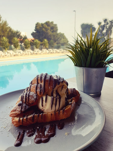 Comentarii opinii despre Deck Pool Bar