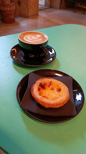 R. de José Falcão 122, 4050-315 Porto