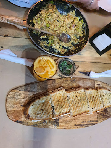 Roots - Gastronomia e hotelaria