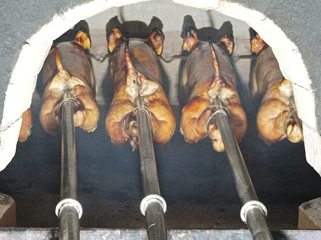 Churrasqueira D'Aldeia - O Retiro dos Leitões - Gastronomia e hotelaria