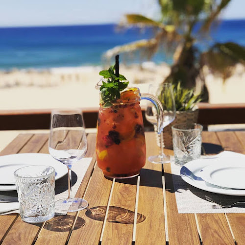 Av. 1 de Maio Lote C 105, 2825-393 Costa da Caparica