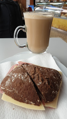 Comentarii opinii despre Dino Pão