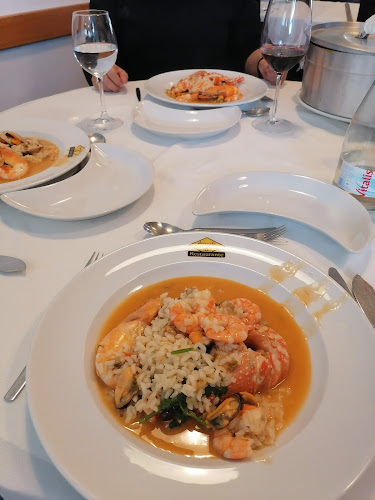 Av. 8 308, 4500-205 Espinho