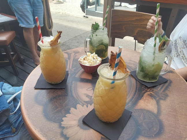 Opinii despre Los Puros Cuban Bar în Alvor - Gastronomia e hotelaria