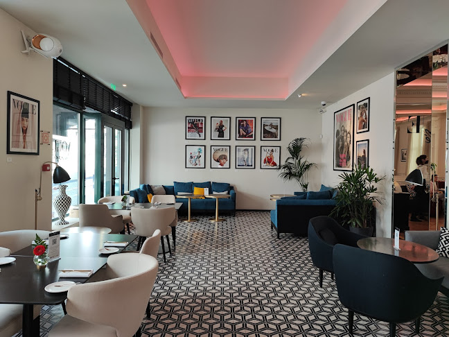 R. de Avis 10, 4050-075 Porto