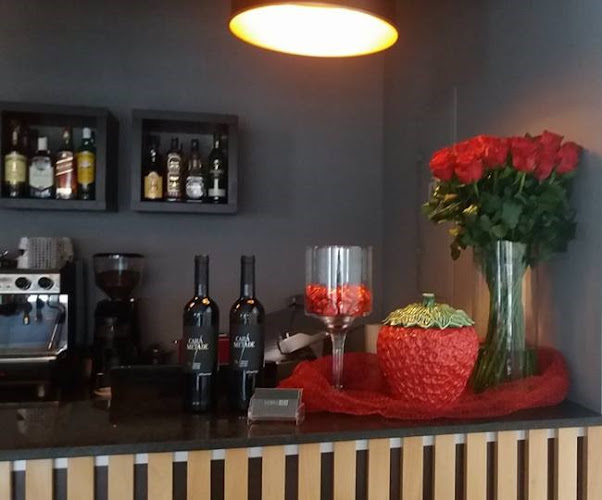 Curva 24 - Gastronomia e hotelaria