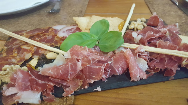 Tasca do TinTin - Restaurante - Gastronomia e hotelaria