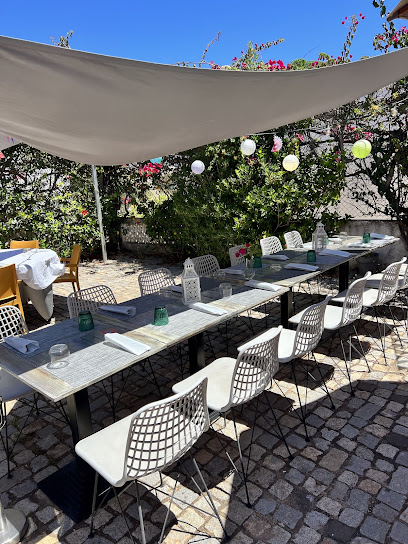Diplomático Restaurante Boutique & Bar