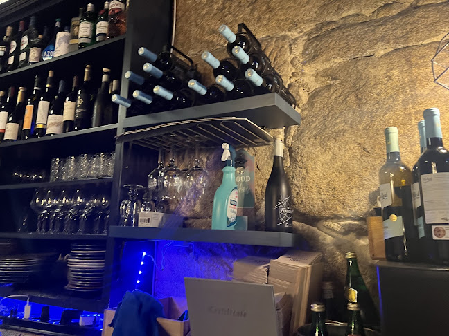 N° 28 - 30, Rua dos Caldeireiros, 4050-137 Porto