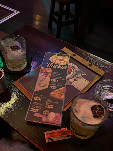 Los Puros Cuban Bar - Gastronomia e hotelaria