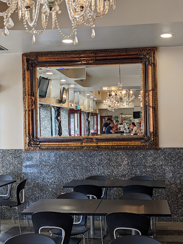 Praça do Marquês de Pombal 13 31, 4000-390 Porto