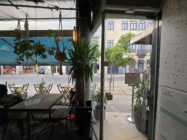 Largo de Alberto Pimentel 4, 4050-214 Porto