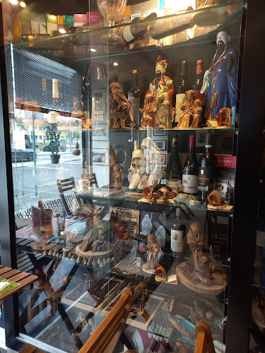 Comentarii opinii despre Santa Sede Winebar - Petiscos & Francesinhas