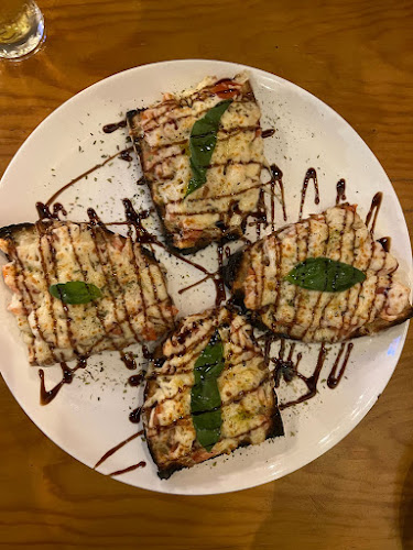 R. Cândido dos Reis 81, 2800-270 Almada