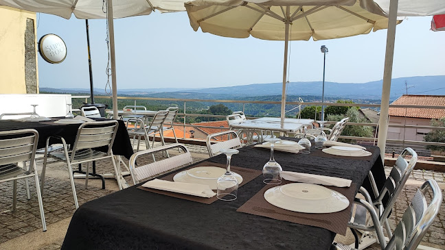 Opinii despre Casa da Praça în Fornos de Algodres - Gastronomia e hotelaria