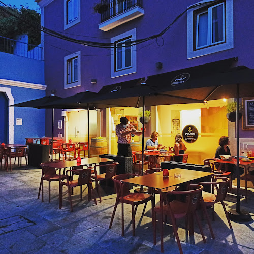 R. Cândido dos Reis 33, 2800-270 Almada