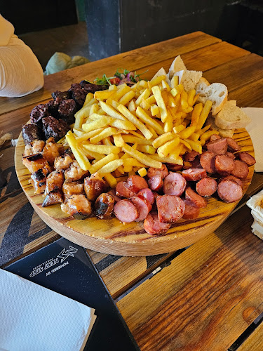 Av. Dr. Sá Carneiro lote 4 loja 1A, 2350-536 Torres Novas