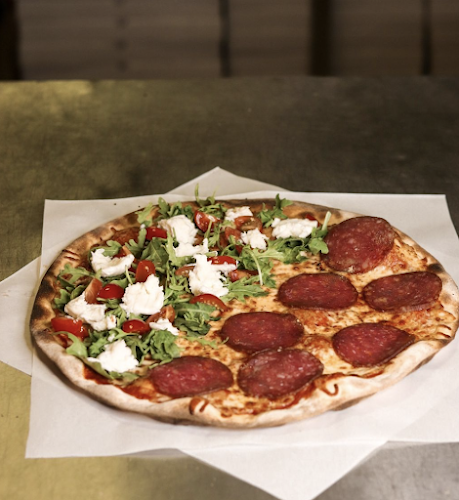 PIZZA UAU - S.DINIS - Gastronomia e hotelaria