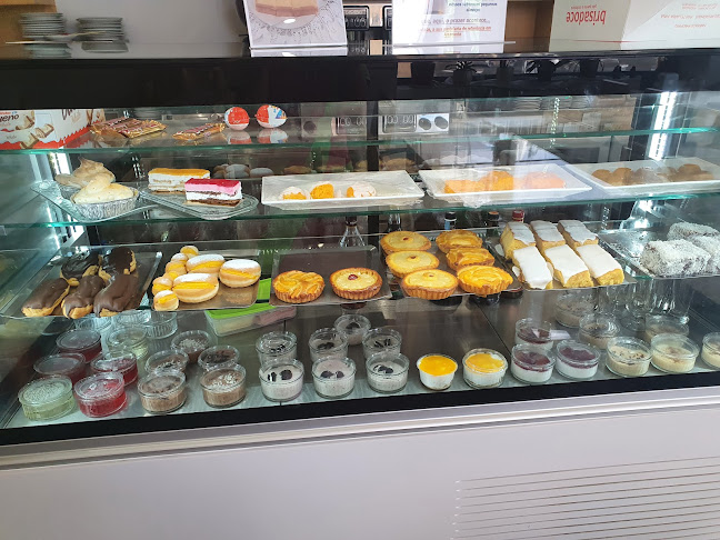 Av. Primeiro de Maio 17 - A, 4600-012 Amarante