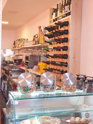 CN, Av. 25 de Abril 430 Loja 5, 4440-502 Valongo