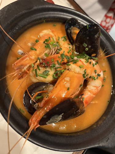 Cais da Ribeira 24, 4050-509 Porto