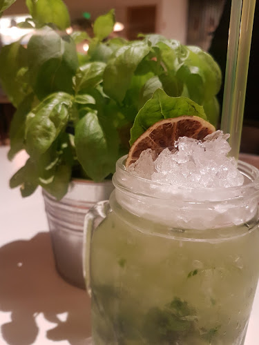 Stella Saldanha - Gastronomia e hotelaria