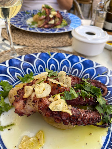 Restaurante Flôr da Praça - Gastronomia e hotelaria