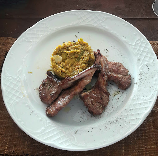 Comentarii opinii despre Moira