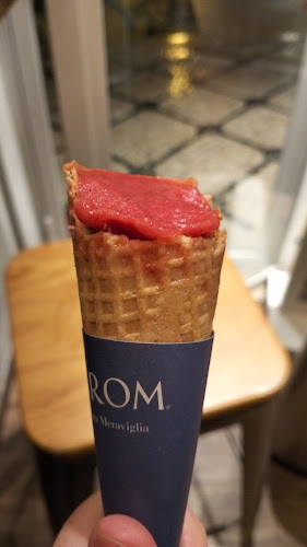 R. Garrett 42, 1200-204 Lisboa