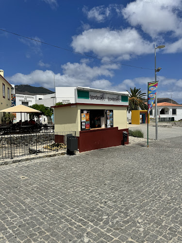 R. Dr. Nuno Silvestre Teixeira, 9400-162 Vila Baleira