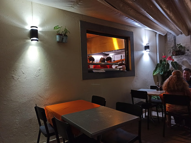 Pico da Atalaia II - Gastronomia e hotelaria